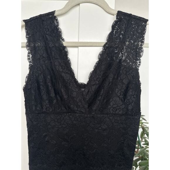 Guess Lace V Neck Bodysuit - Picture 7 of 7